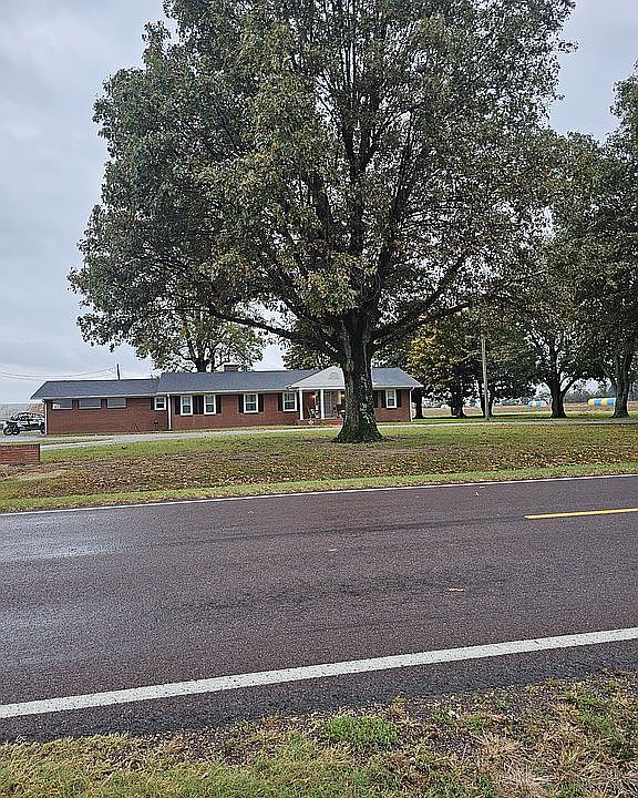 1st image of 1300 E State Highway T