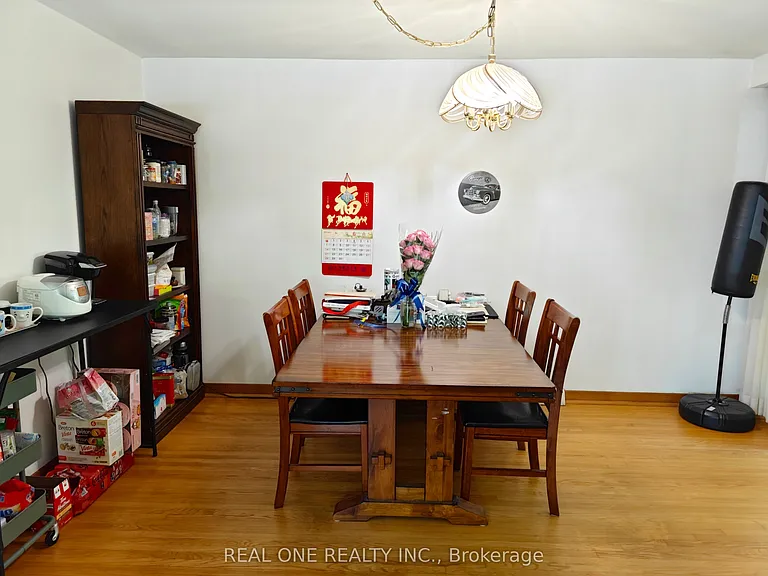 275 Parkview Ave — Photo 10