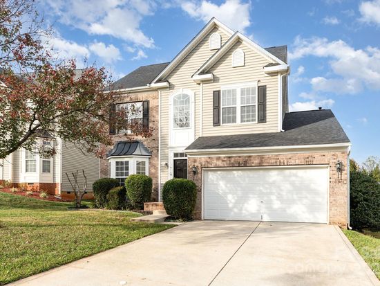 10119 Fieldstone Ct, Charlotte, NC 28269