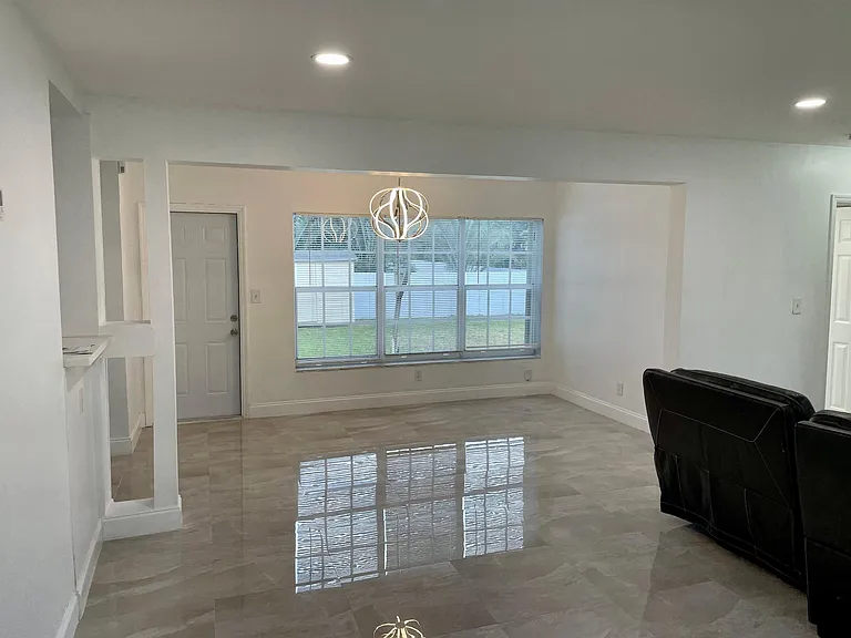 860 Arizona Ave — Photo 9