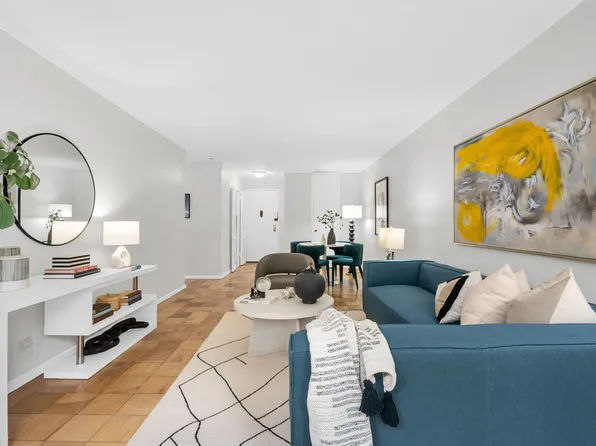 245 East 25th Street image 2 of 5