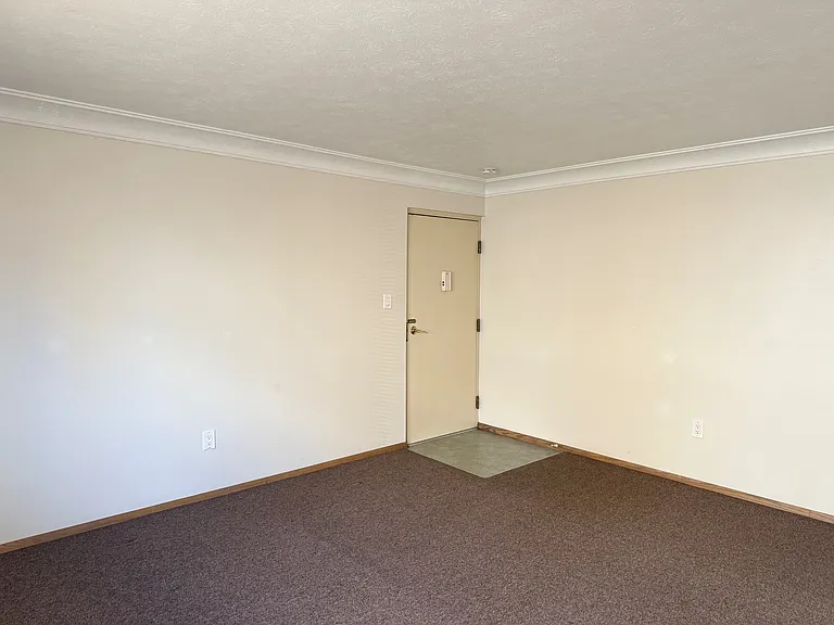 4847 Broadview Rd — Photo 9