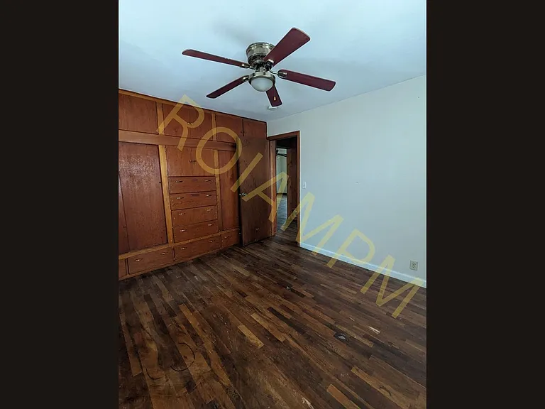 608 Pierce St — Photo 11