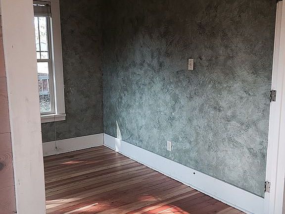 Bonus room, bedroom, office 