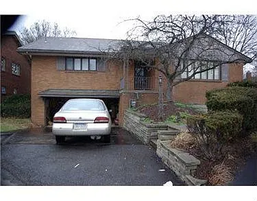 145 Penrose Dr photo 1