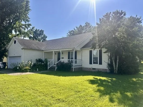 2119 Valley Dr, Union City, TN 38261