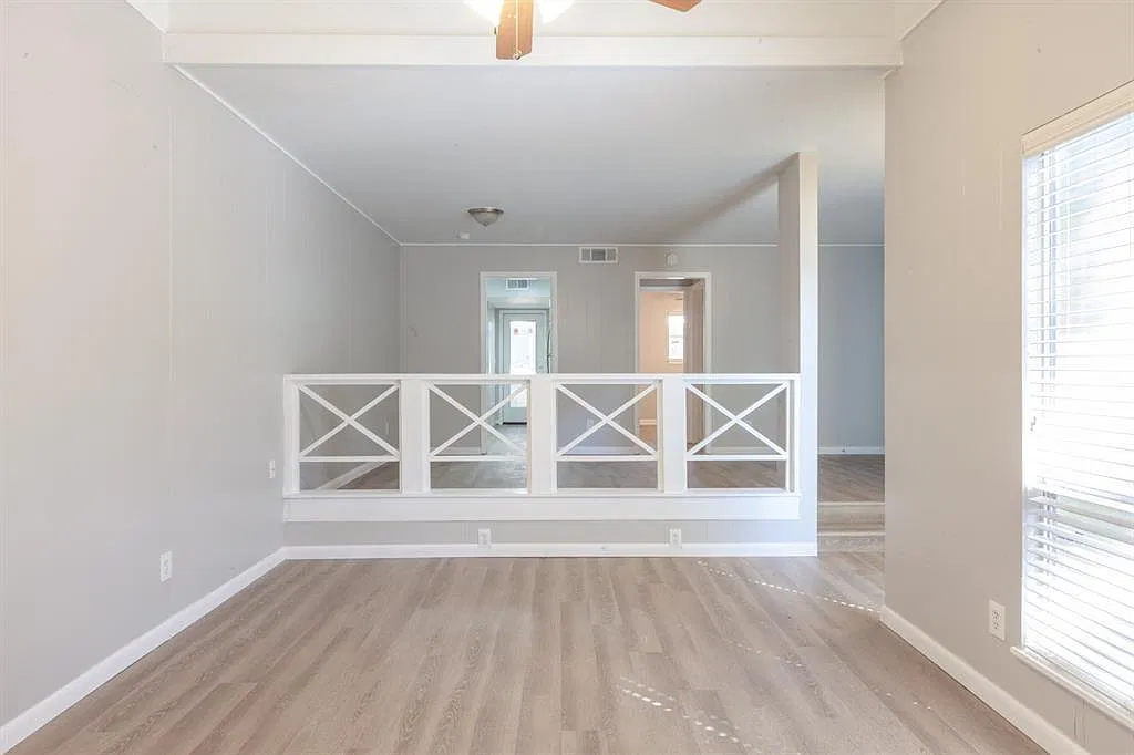 3 bed, 2.0 bath, 1248 sqft, $3,000 — Photo 3