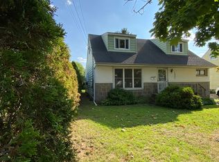 1373 Webster St, Floral Park, NY 11001