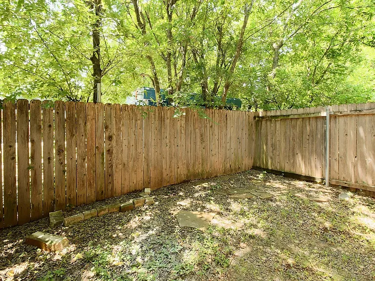 1704 E M Franklin Ave #B — Photo 24