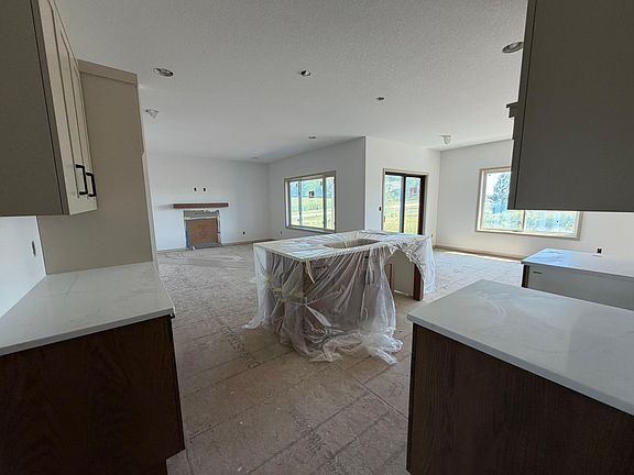 4th image of 630 7th Ave NE