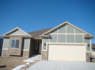 1303 Autumn Rd, Hickman, NE 68372