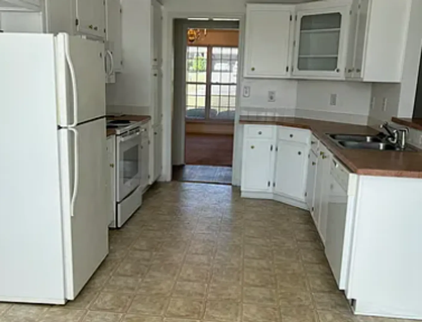 1844 Beaver Creek Lane — Photo 3