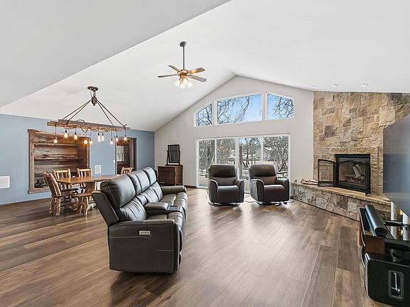 4th image of 831 Island Court