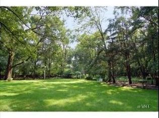24 Meadowview Dr, Northfield, IL