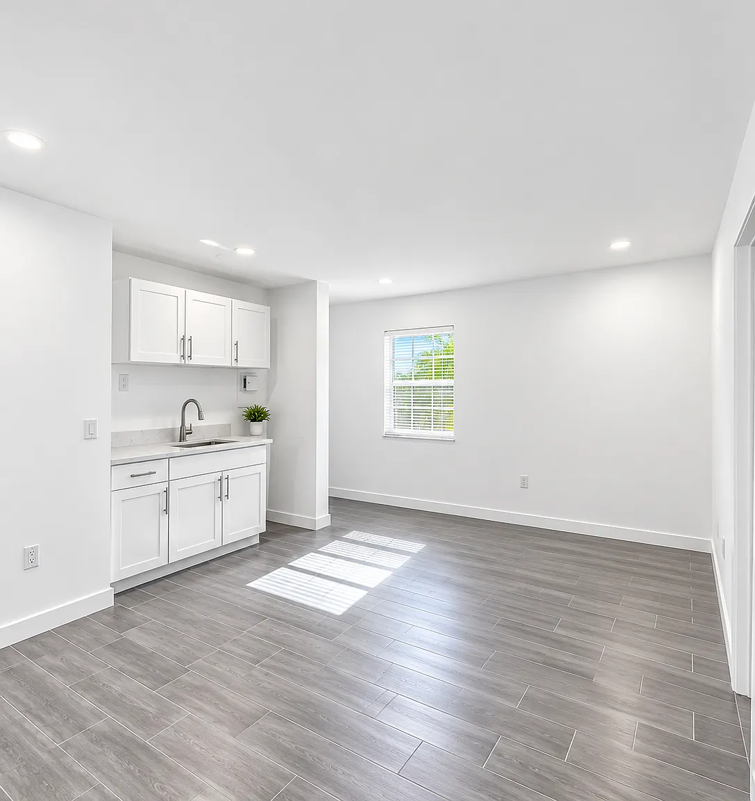 14280 Northeast 6th Avenue - 1 — Photo 1