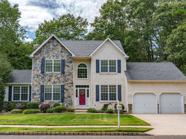 103 Bridle Path Dr, Egg Harbor Township, NJ 08234