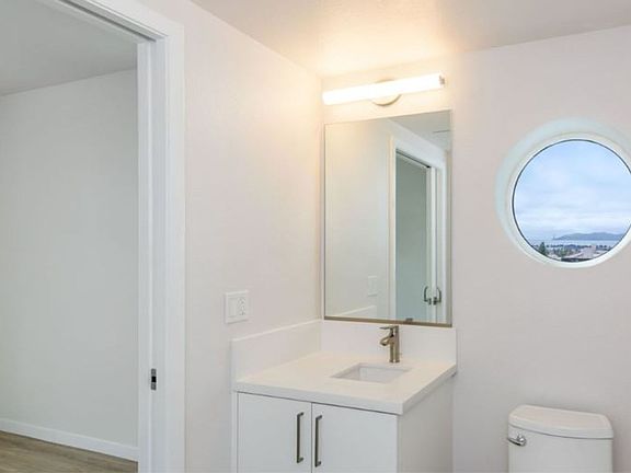 4th image of 2067 University Ave APT 408