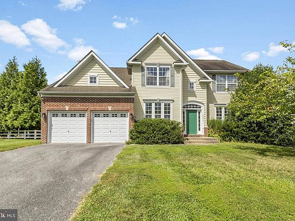 3rd image of 24813 Rivers Edge Rd