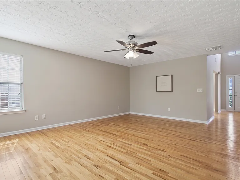 4001 Oak Crossing Dr — Photo 7