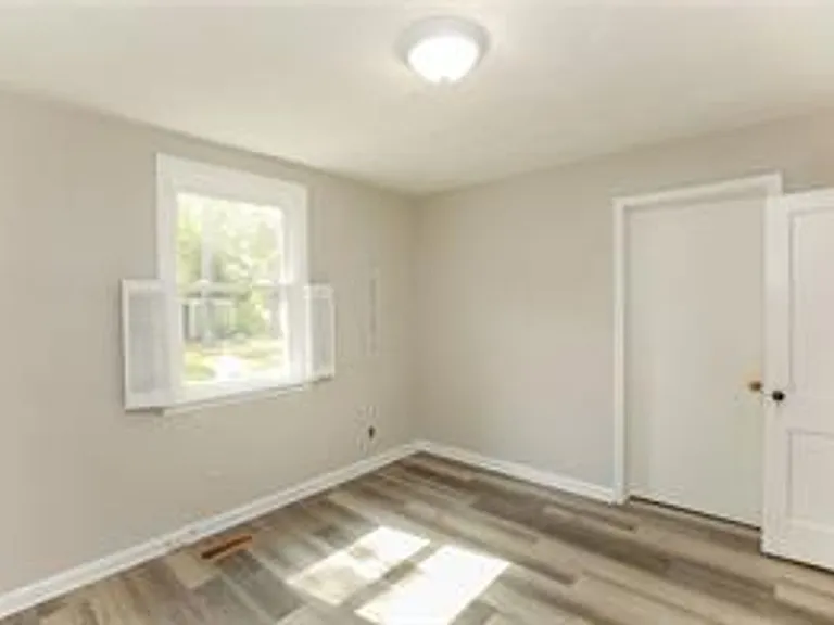 209 Pennington Blvd — Photo 11