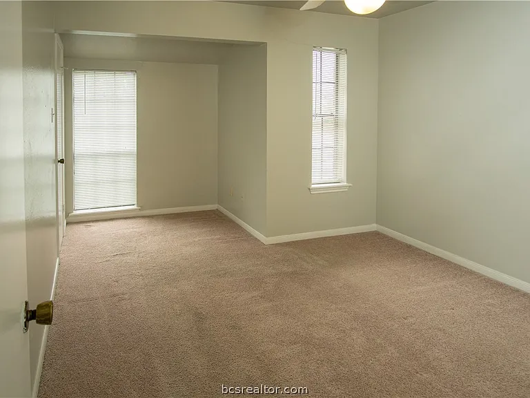 1801 Woodsman Dr #D — Photo 10
