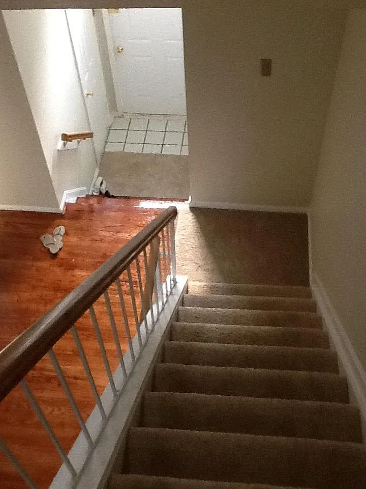 5 bed, 3.5 bath, 1376 sqft, $630 — Photo 1