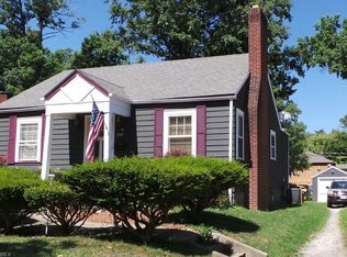 1147 Parkside Dr, Alliance, OH