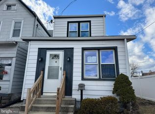 406 Printz Ave, Essington, PA 19029