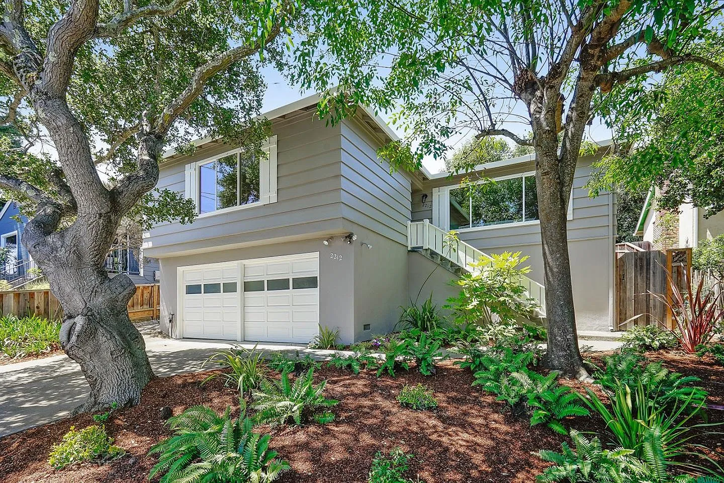 2212 Pullman Ave photo 1
