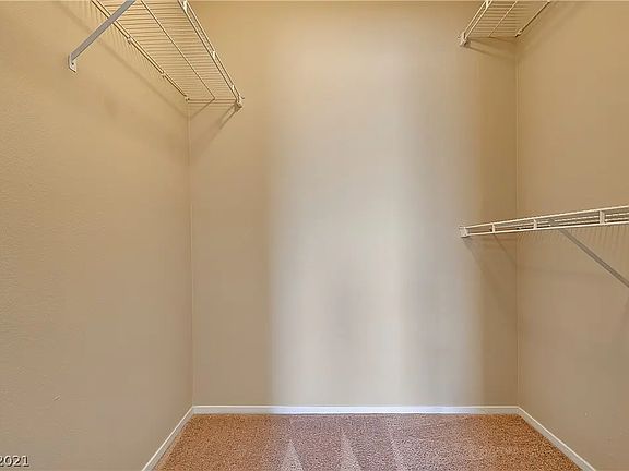 Walkin master closet