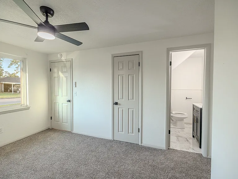912 SW 5th St — Photo 11