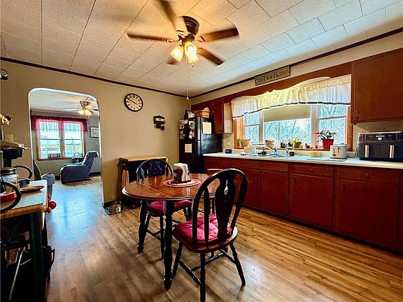 5th image of 4869 East Rd