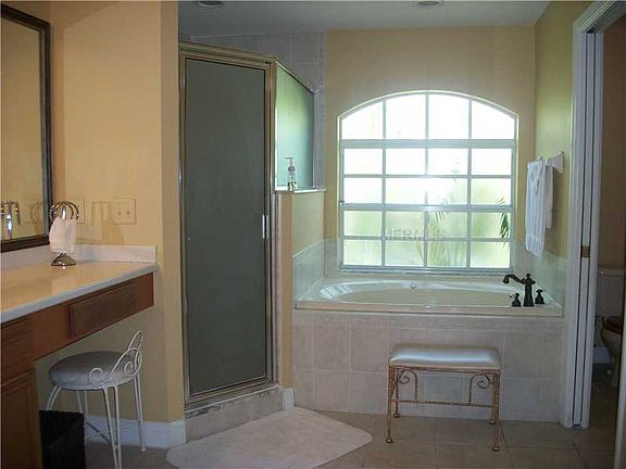 5th image of 954 Landmark Cir S