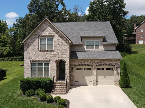 9943 Castleglen Ln, Knoxville, TN 37922