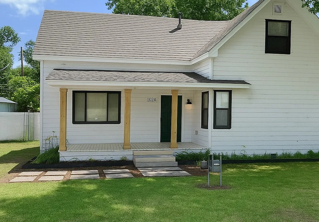1024 E Main St — Photo 1