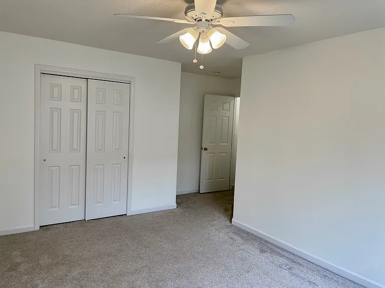 112 Student Pl — Photo 30