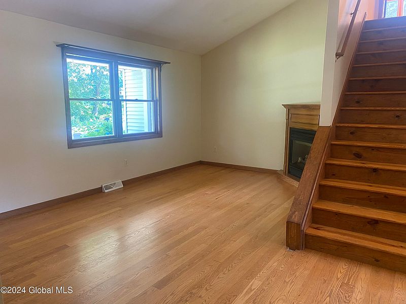 3rd image of 28 Congdon Road