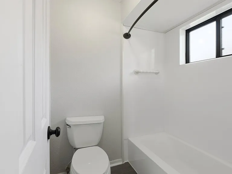 3721 Avenue R — Photo 30