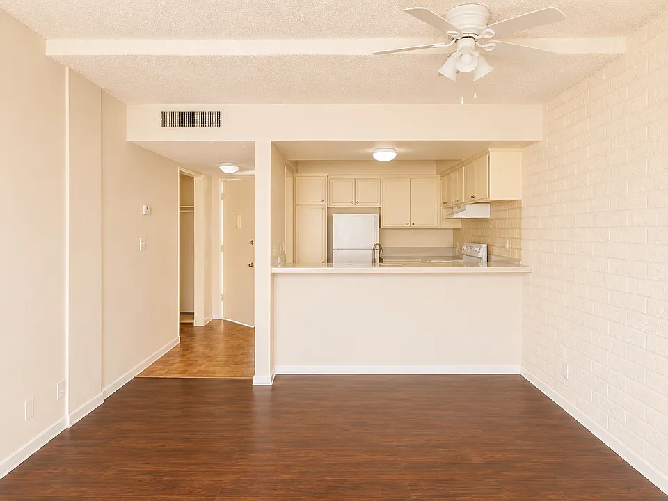 503 S La Fayette Park Pl #406