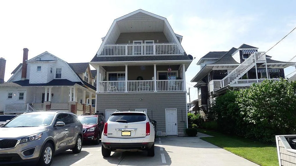 1224 Ocean Ave — Photo 2
