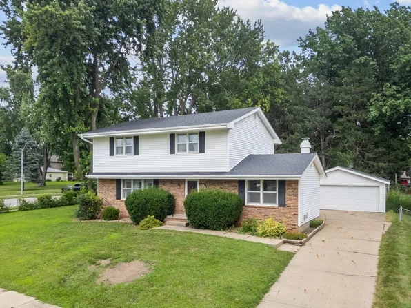 4125 76th St, Urbandale, IA 50322