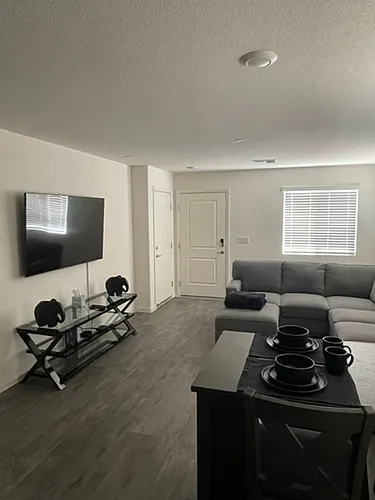 7005 Magenta Moon St Photo 1
