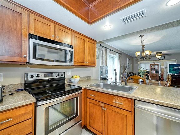 2nd image of 236 Somerset Cir N