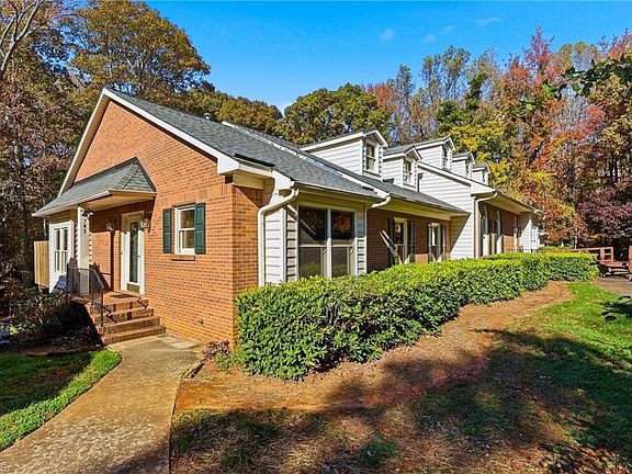 3rd image of 743 Polo Oaks Dr