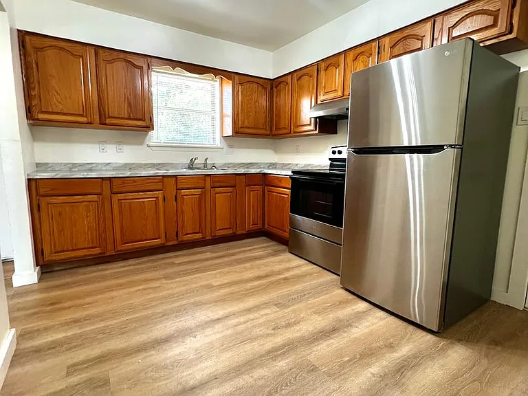 129 Village Dr — Photo 14