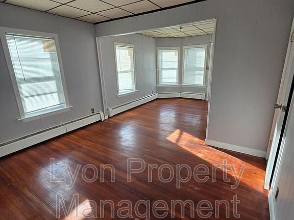 5th image of 250 Sayles Ave APT 1