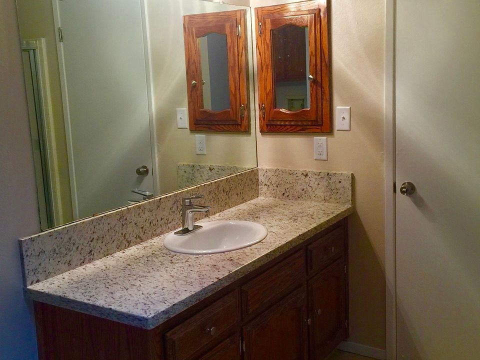 full bath w/new granite countertops, sink, and fixtures