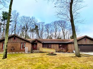 2359 Woodview Ln, Marinette, WI 54143