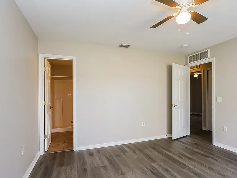 17031 Ongar Ct — Photo 8
