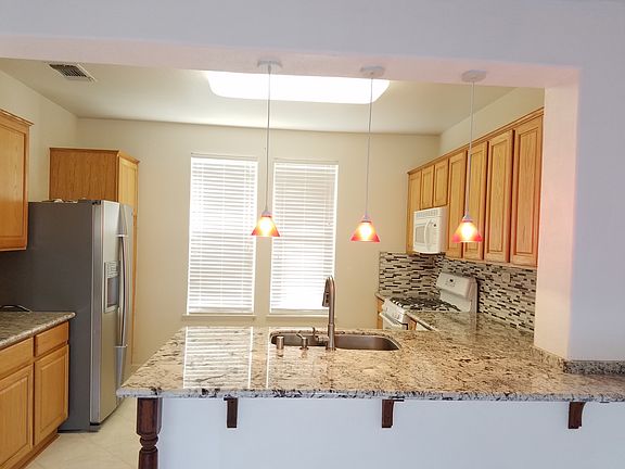 Granite counters & glass bcksplsh